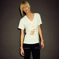 Beyaz tişört deyip geçmeyin!