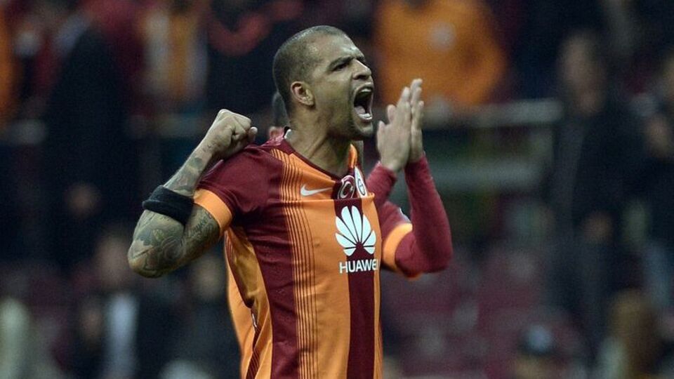 Melo'dan şok tweet! Sildi...