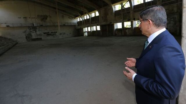 Başbakan Davutoğlu o salonda dua etti