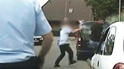Alman polisi bir Türk'ü böyle darp etti