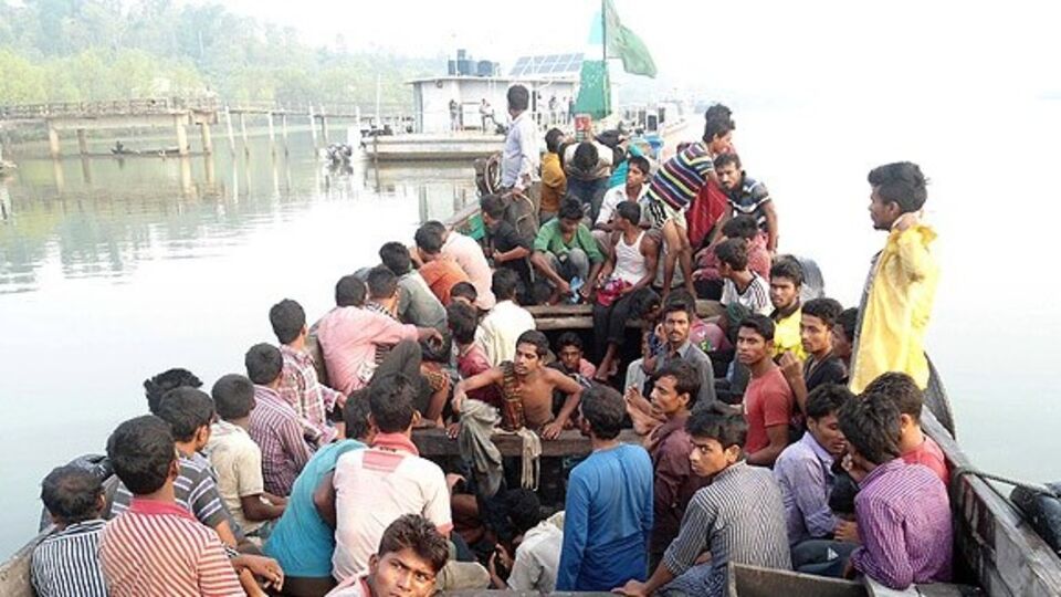 "6 bin Rohingyalı denize terk edilmiş durumda"