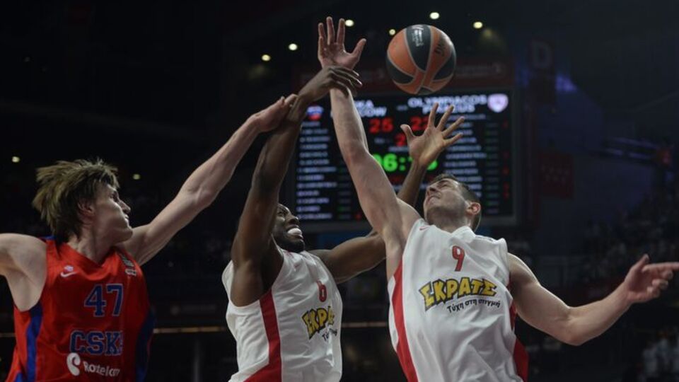 İlk finalist Olympiakos