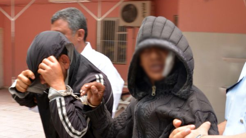 Çeneleri kırılmış halde...