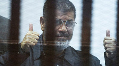 Kaderi onun iki dudağı arasında