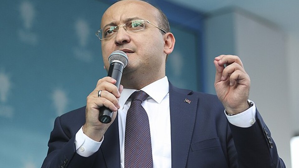"Bunlar kuzu postuna bürünmüş kurt"
