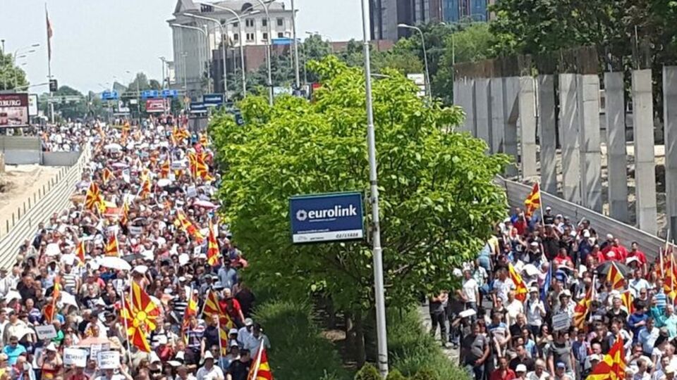 Makedonya'da hükümet karşıtı protesto