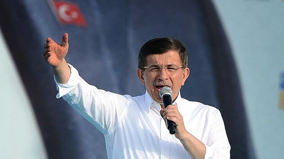 Başbakan Davutoğlu'ndan HDP'ye saldırıya kınama