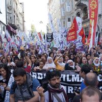 Taksim'de, HDP saldırısına tepki yürüyüşü
