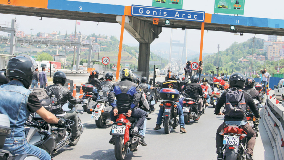Motorculardan FSM'de geçiş ücreti protestosu