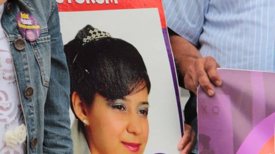 "Yüzünde tost makinesindeki gibi izler vardı"