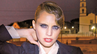 Denize yakın, güneşi bol, müziği çeşitli