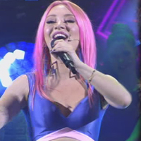 Ece Seçkin kıyafetiyle olay oldu