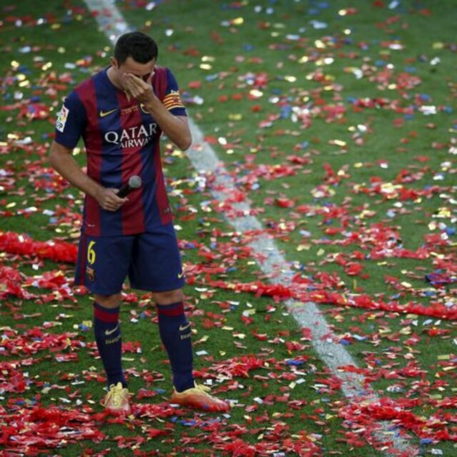 Xavi gözyaşlarıyla...