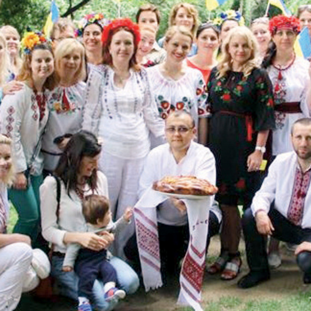 Ukraynalılar Vışıvanka Günü'nde buluştu