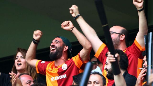 Arda kendinden geçti!