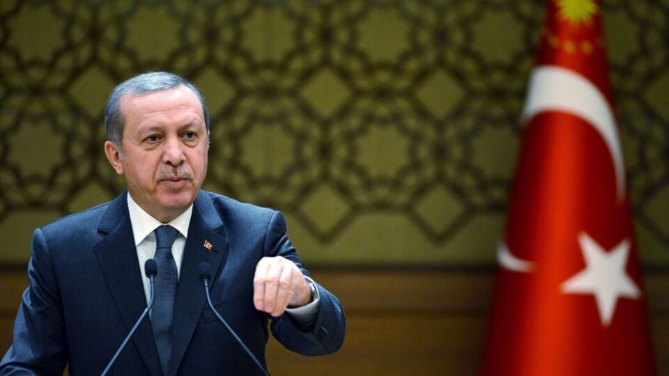 "Sen bir gazetesin, haddini bileceksin"
