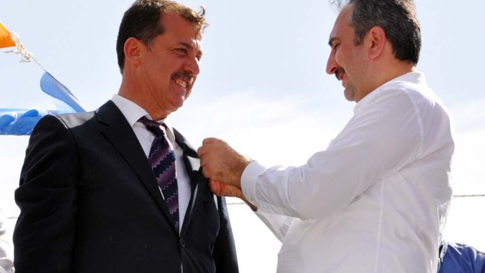 Saadet Partili Belediye Başkanı, AK Parti'ye geçti