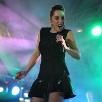 Öğrenciler çaldı, Sertab söyledi