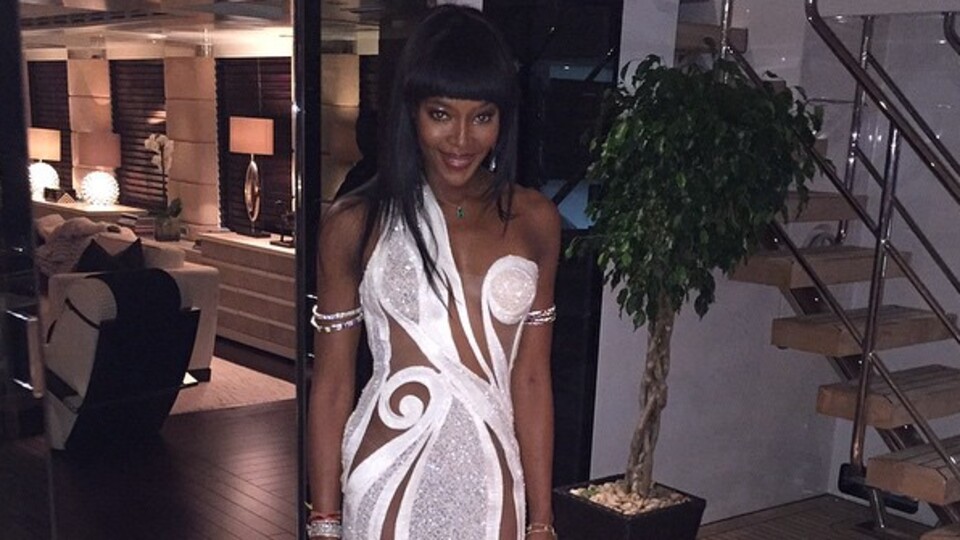 Doğum gününü şatoda kutladı!