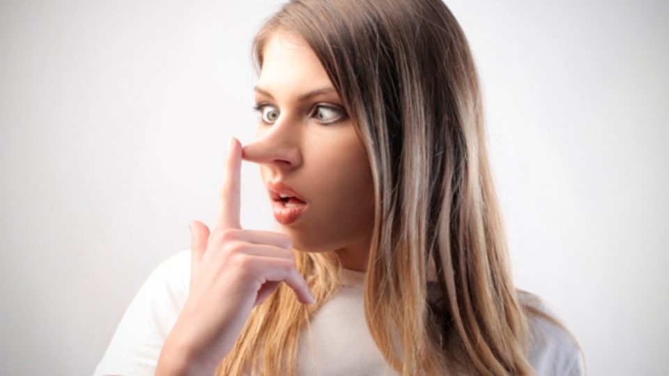 Yalancıyı ele veren 10 işaret