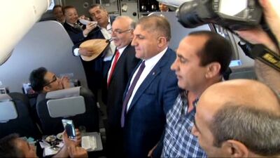 THY uçağında halay çektiler