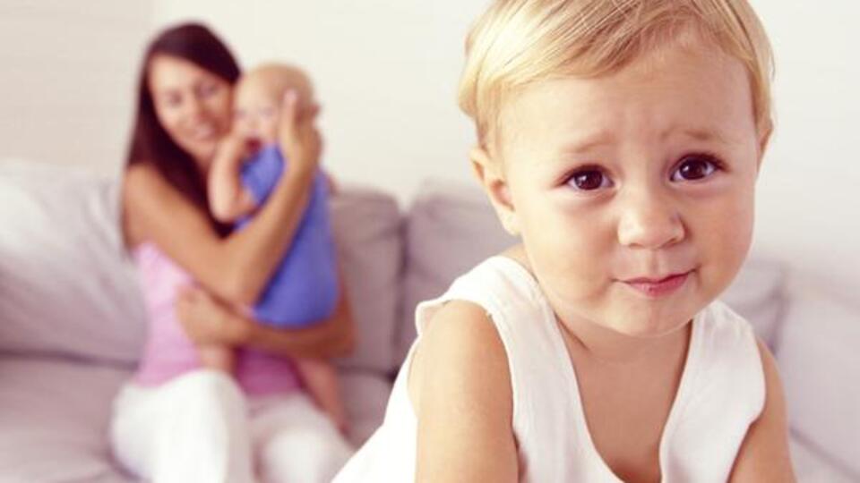 Kardeş kıskançlığında taraf olmayın