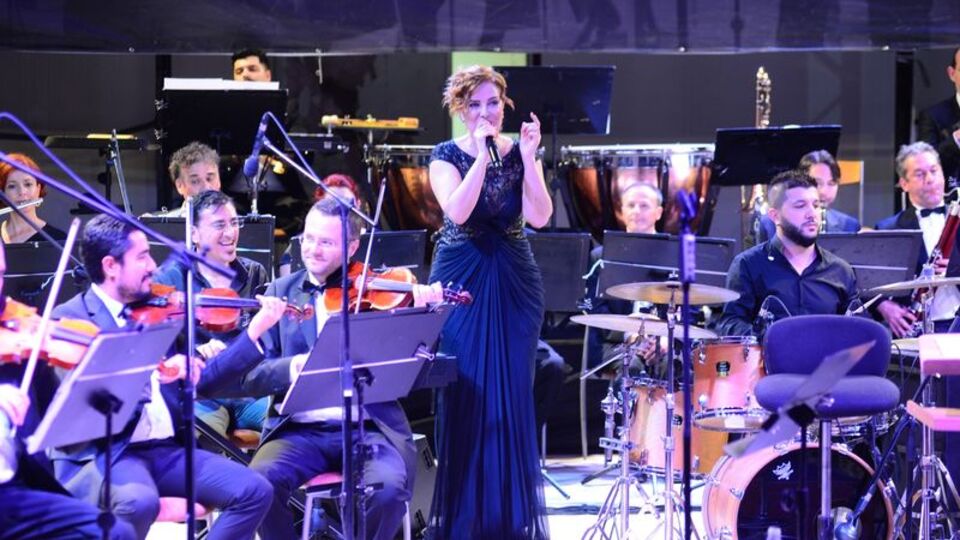 Zuhal Olcay'dan senfonik konser
