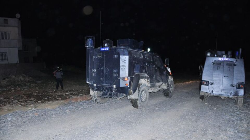 Boş arazide roket parçaları bulundu