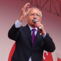 "13 yıl önce oy verdiğiniz parti bu parti değil"