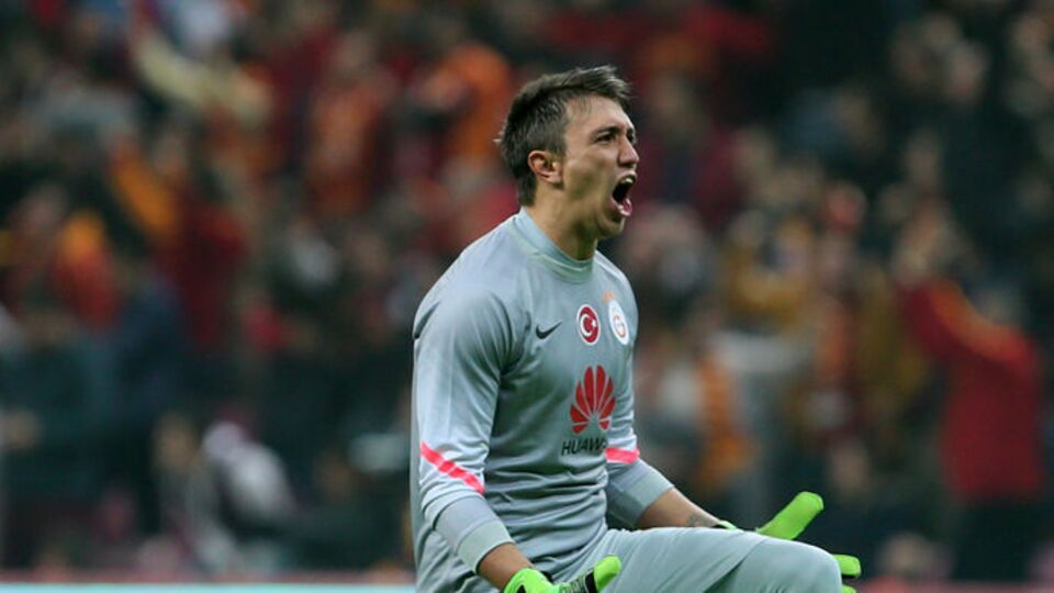 Muslera için 15 milyon pound
