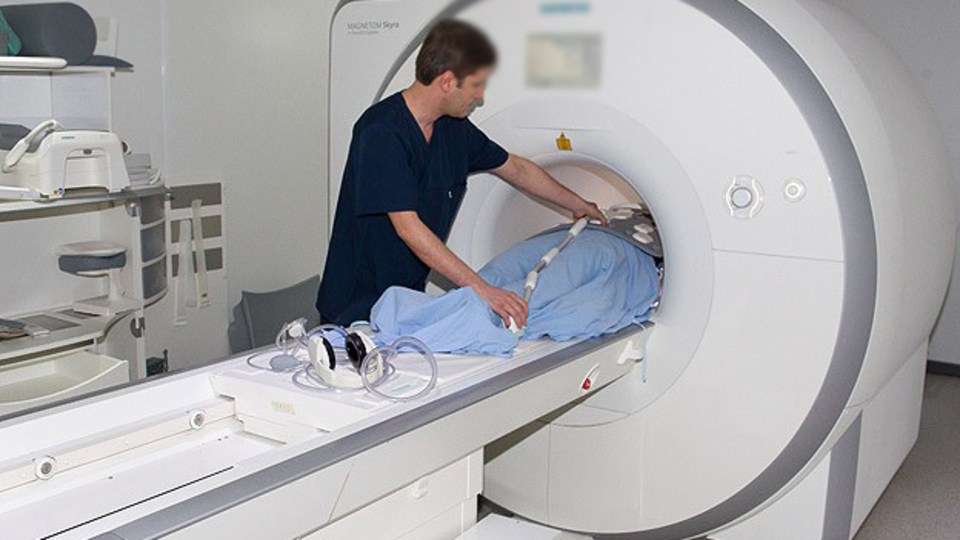 Tamamı MR içerisinde beyin biyopsisi Türkiye'de