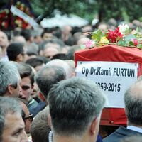 Doktora gözyaşlarıyla veda