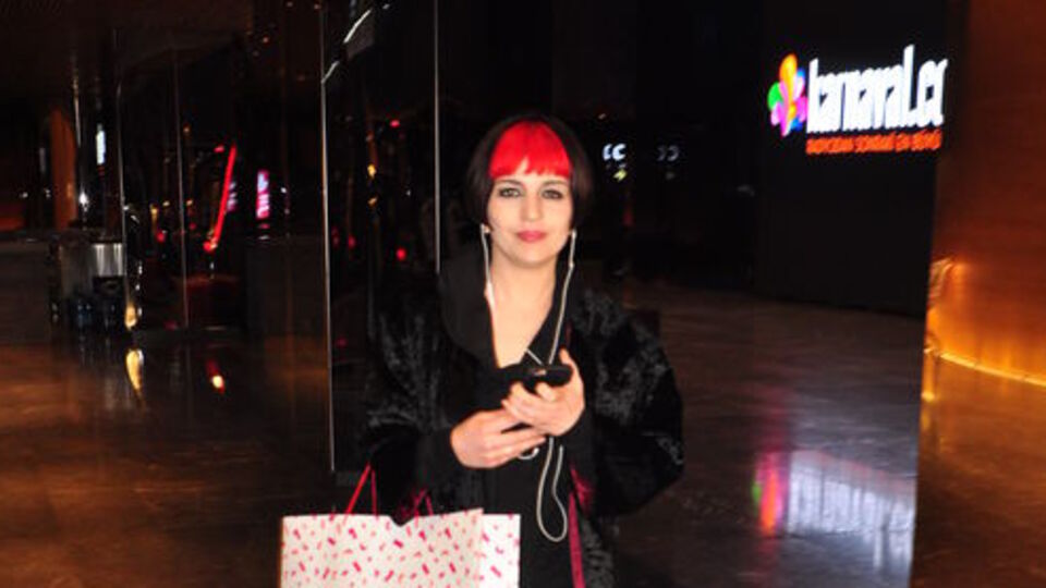 Gonca Vuslateri'nin yeni tarzı