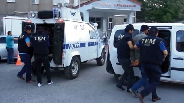Liseli kızı PKK'ya kaçırmak isteyen 2 kişi yakalandı