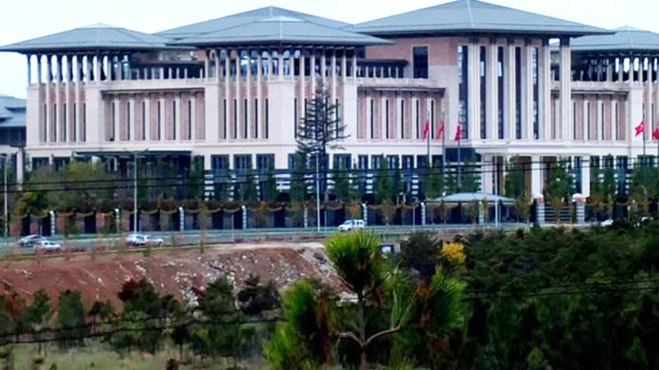 CHP'den saray davetine cevap