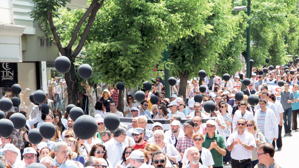 Son 3 yılda 31 bin sağlık personeli şiddet gördü