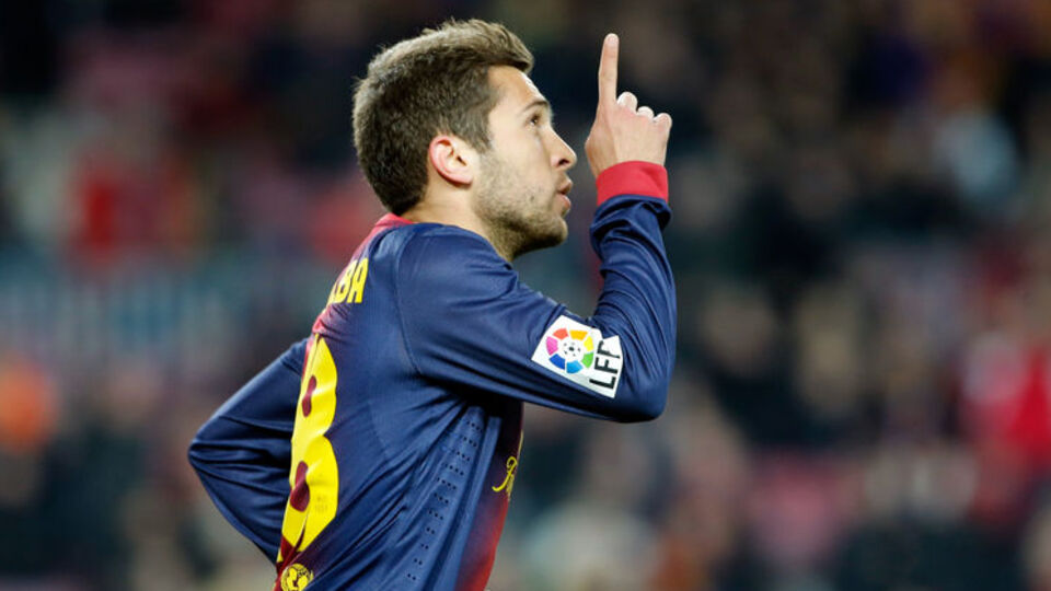 Alba 5 yıl daha Barça'da