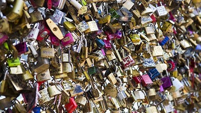 Paris'te aşk kilitleri açılıyor