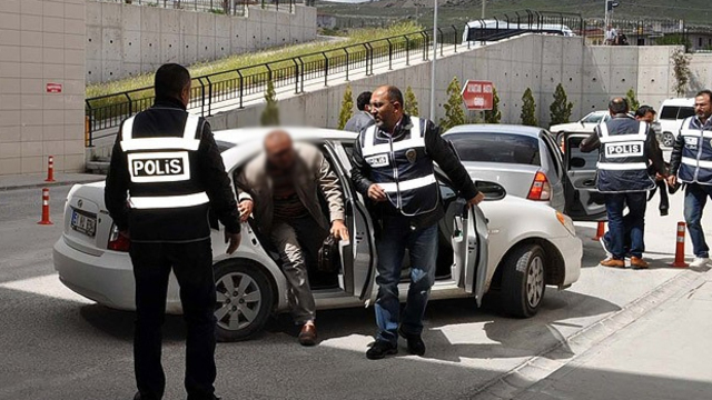'Askeri lise sınavlarında usulsüzlük' operasyonu