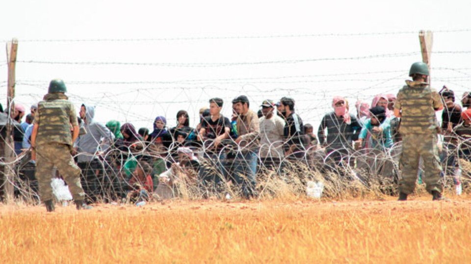 15 bin Türkmen sınıra yürüyor!