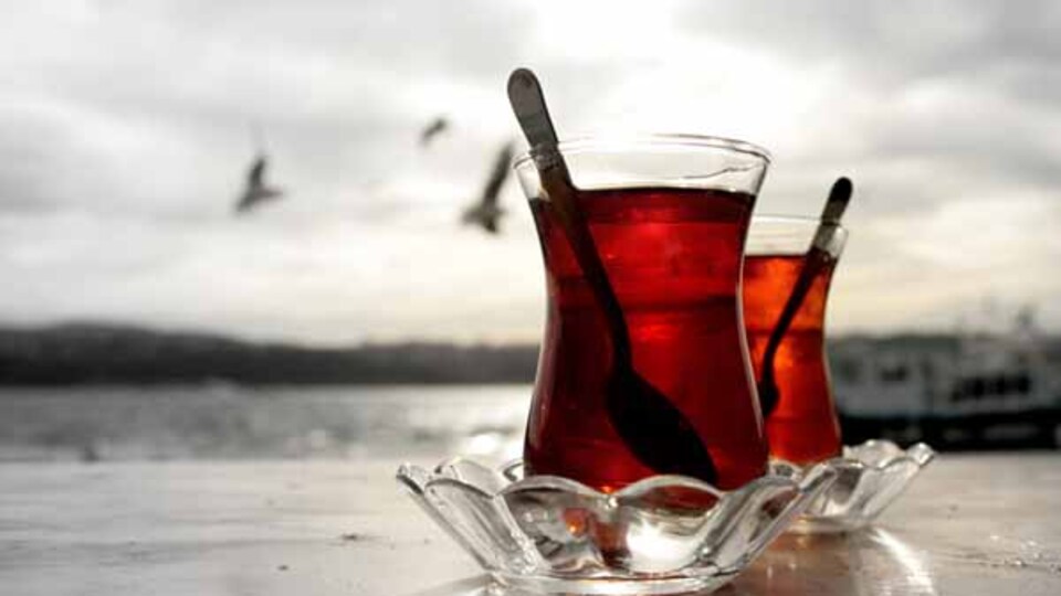 Çaya şeker katanlar dikkat!