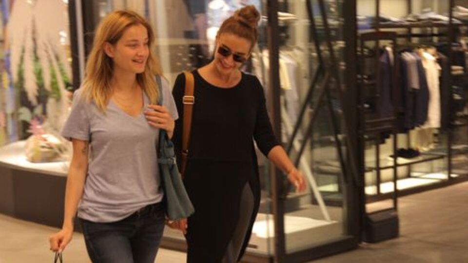 Siyahlara büründü