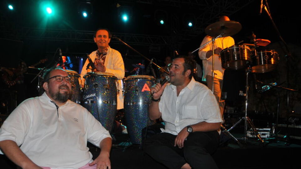 Damla Kürklü'den Ata Demirer'e yakın markaj