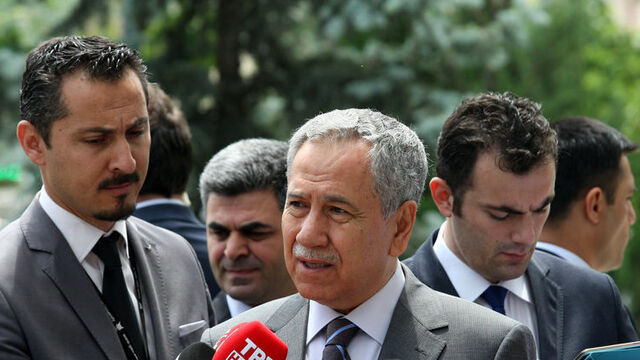 Bülent Arınç: Saygı duymamız lazım