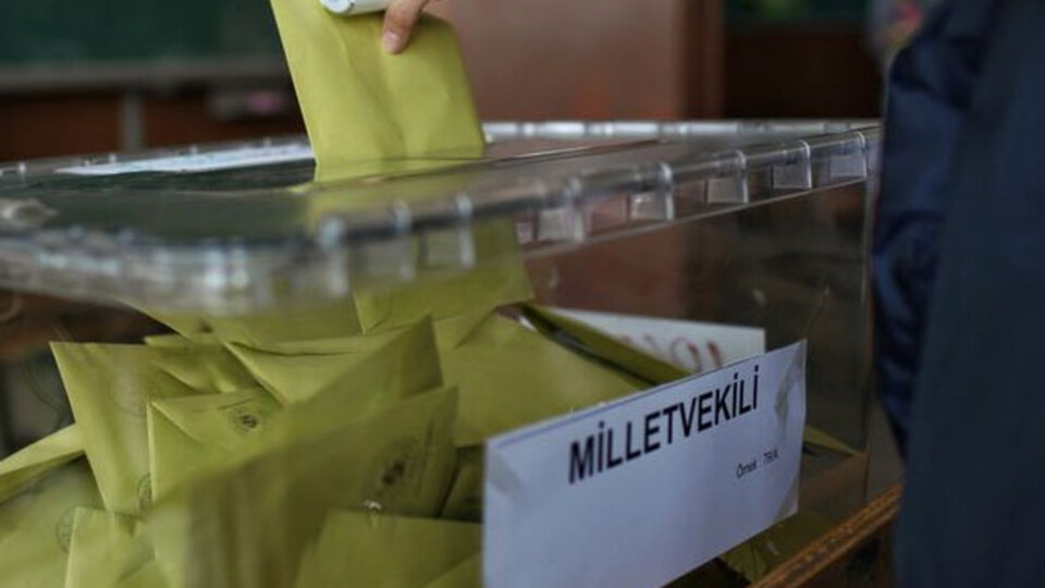 1.1 milyon genç kime oy verdi?