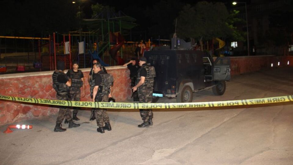 Gaziantep'te polise ateş açıldı