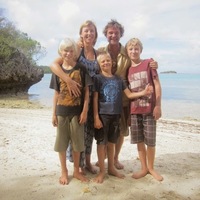 Şehirden kaçıp ıssız adaya yerleştiler!