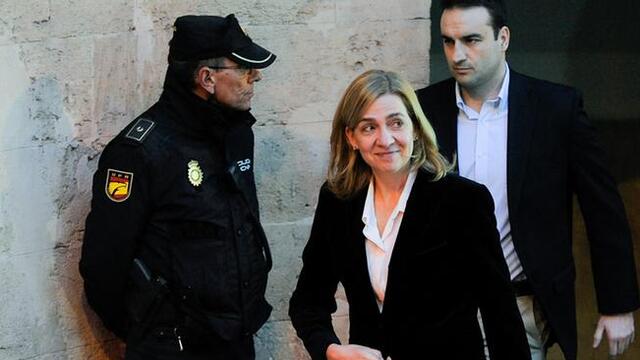 Kral, yolsuzlukla yargılanan ablasının ünvanını elinden aldı!