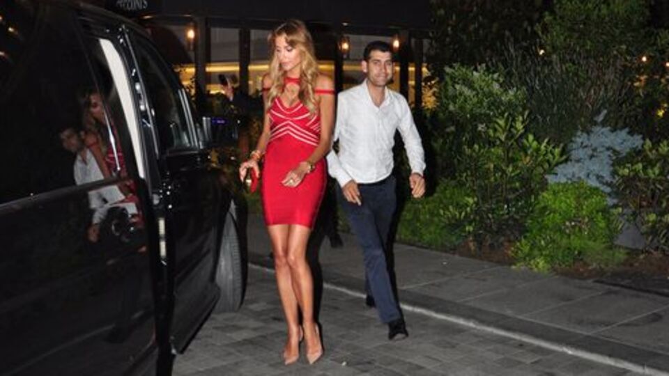 Ünlüler yaş gününe akın etti