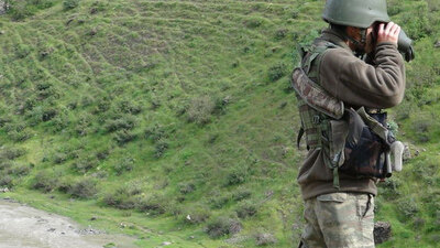 Askeri konvoya uzun namlulu silahlarla ateş açıldı